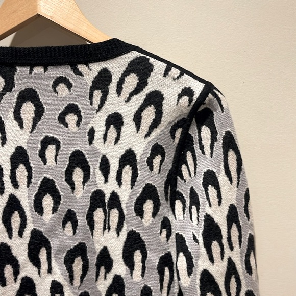DIANE von FURSTENBERG - Cropped Wool Animal Print Cardigan - Picture 5 of 10